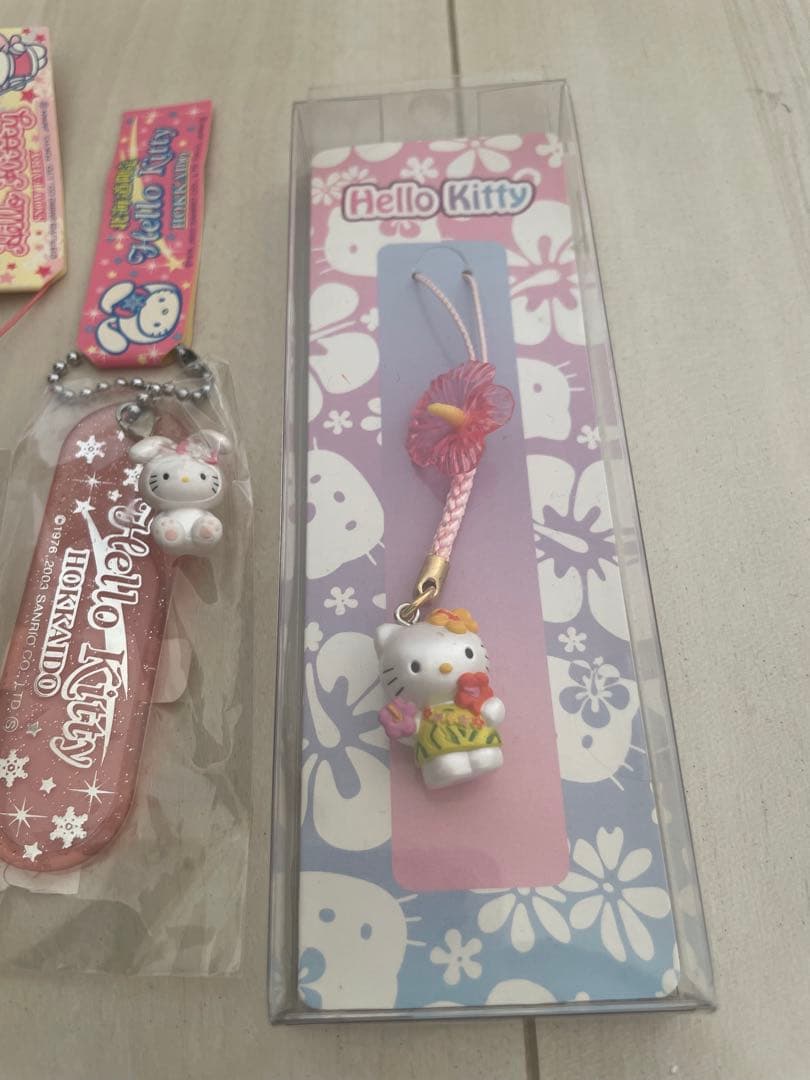 新品希少 サンリオ ご当地ハローキティ ハワイ 雪うさぎ 妖精 根付けストラップ