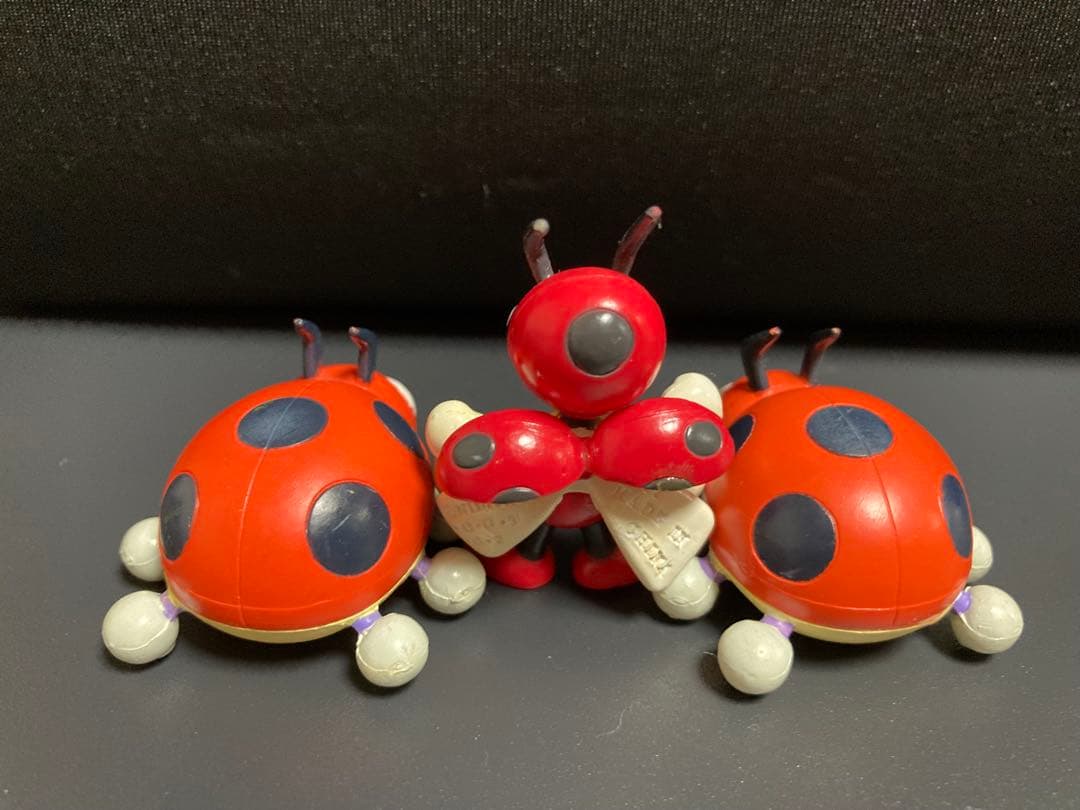 ポケモン　モンコレ　レディバ×２　レディアン