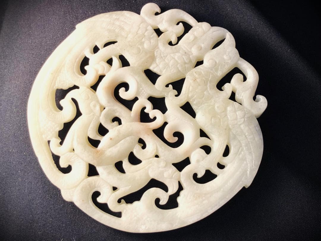 【 中国骨董白翡翠 】　唐草鳳凰文　地透かし容彫り　佩玉/古玉/和田玉