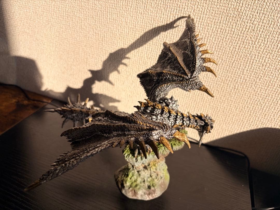 モンハン　リオレウス希少種　フィギュア クリエイターズモデル　リペイント