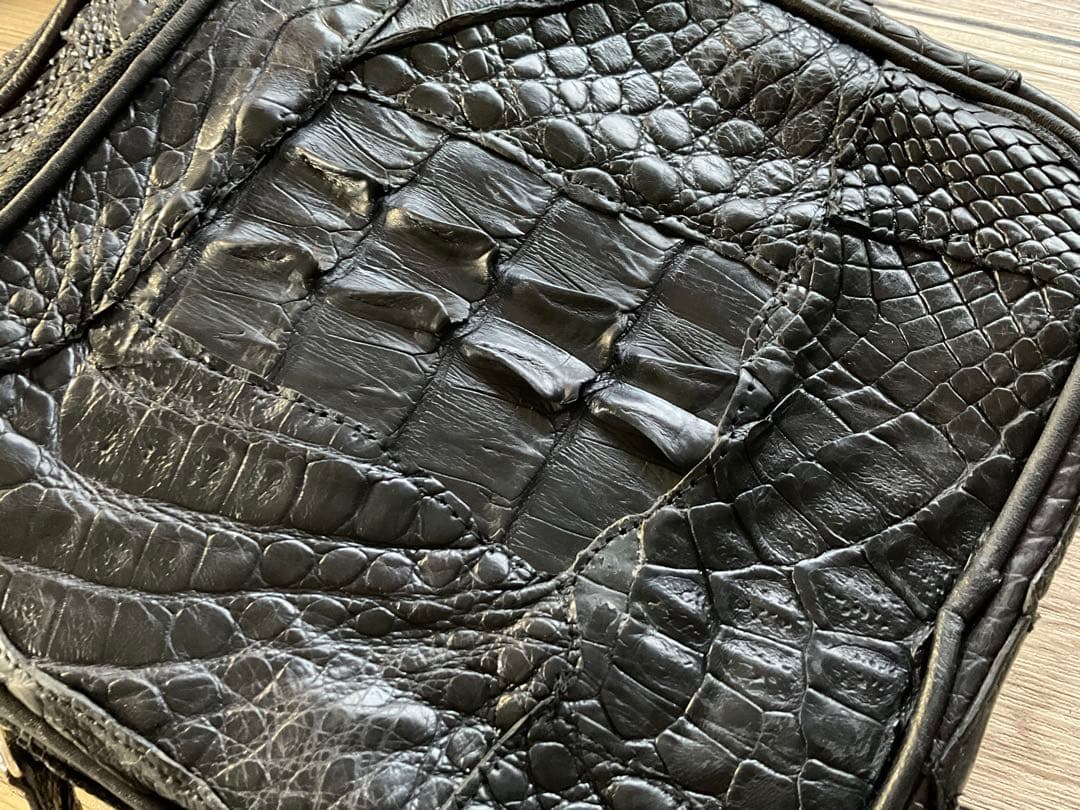 美品　アウトレット　本物　クロコダイル　スクラップのバッグ　メンズ　黒　1点限り
