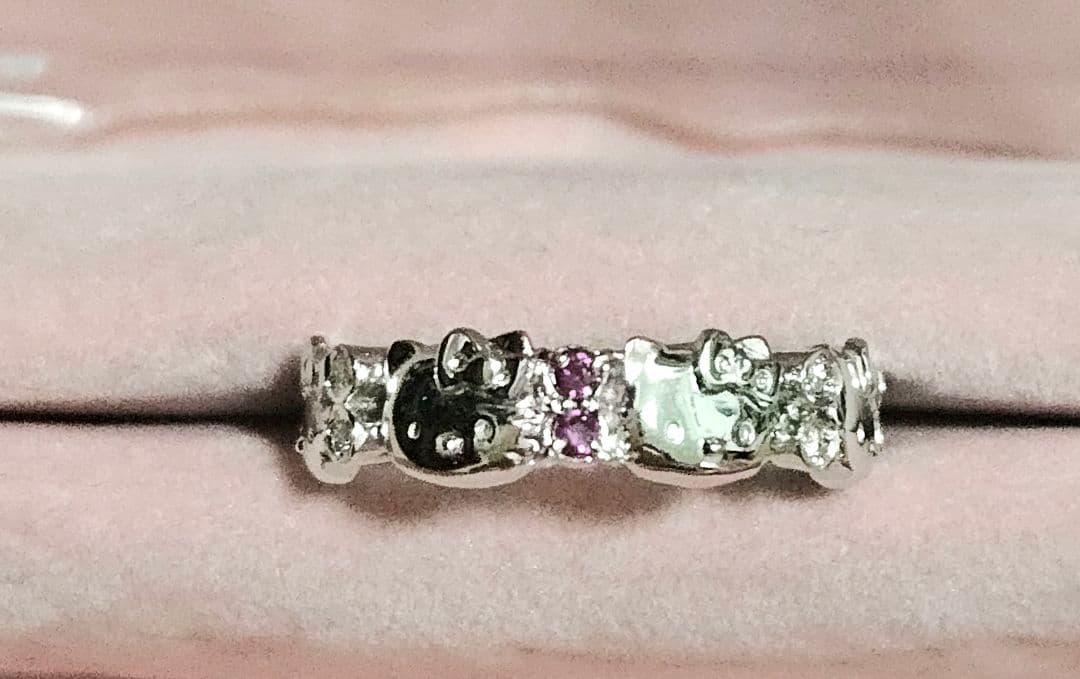 ハローキティ 30周年記念 シルバーリングダイヤ&ルビー付