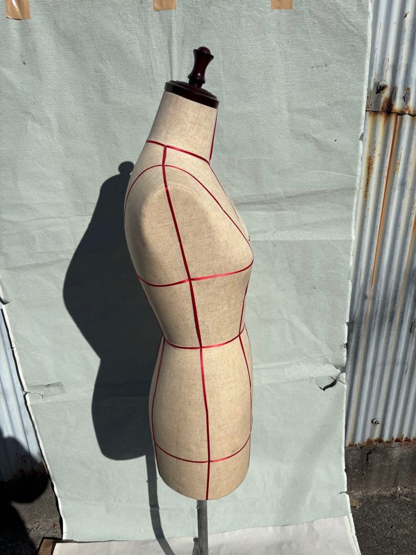 ボディーライン入り　トルソー　マネキン　洋装ソーイング布製スタンド付き針打てます