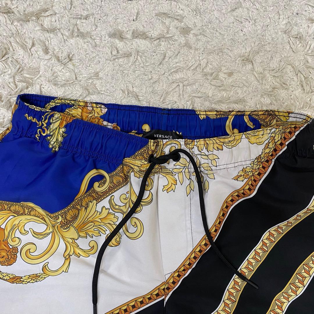 ヴェルサーチ　スイムショーツ　水着　ショートパンツ　総柄　3