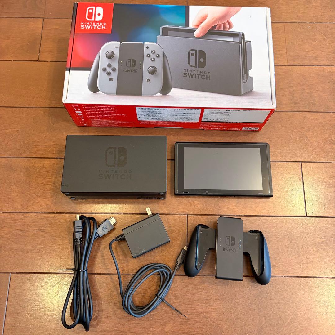 Nintendo Switch 本体 + 付属品（ジョイコンを除く）