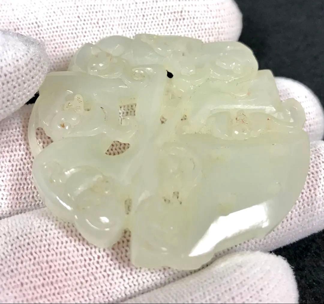 玉飾り物　 4点セット　鏤空彫刻 時代物 細密雕刻 極細工 根付 賞物　美術品