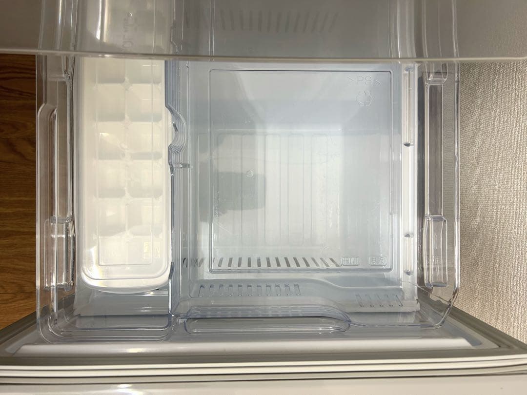 三菱　冷蔵庫　シルバー（MR-P15Z-S1）