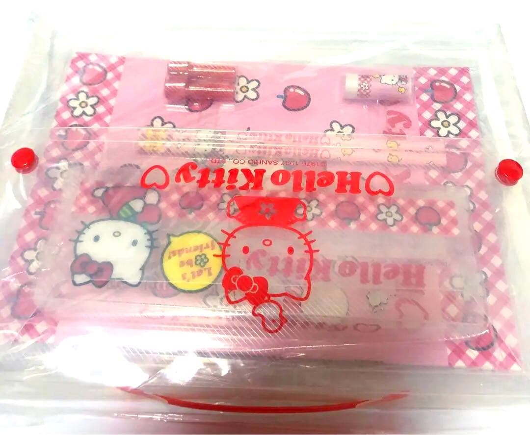 サンリオ　ハローキティ♡1997 　レア　キティちゃん　ケース入り文房具セット