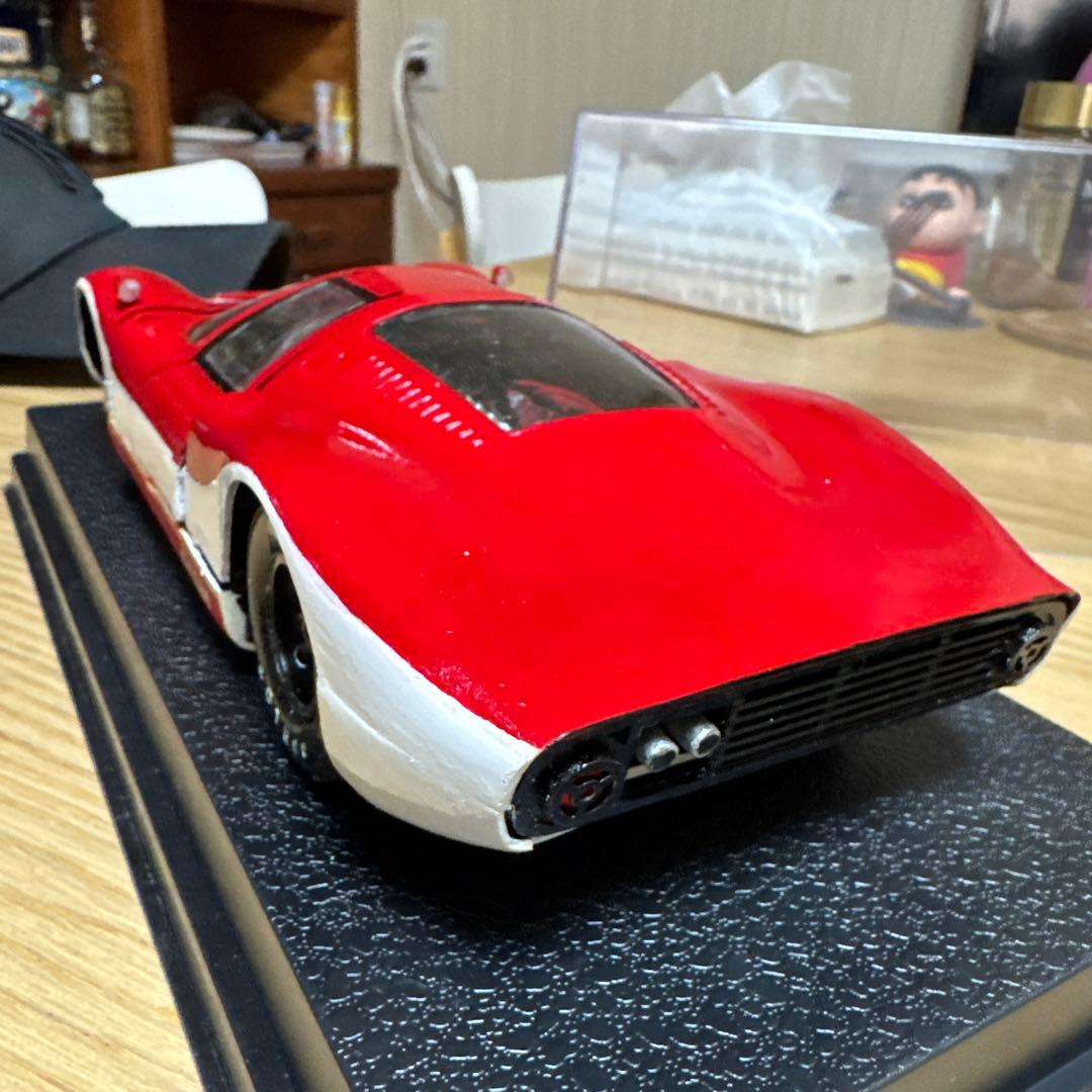 Nissan R8 1/18スケールモデル 赤白