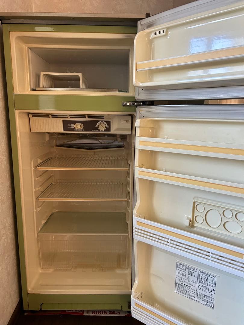 1984年シャープ製レトロ冷蔵庫