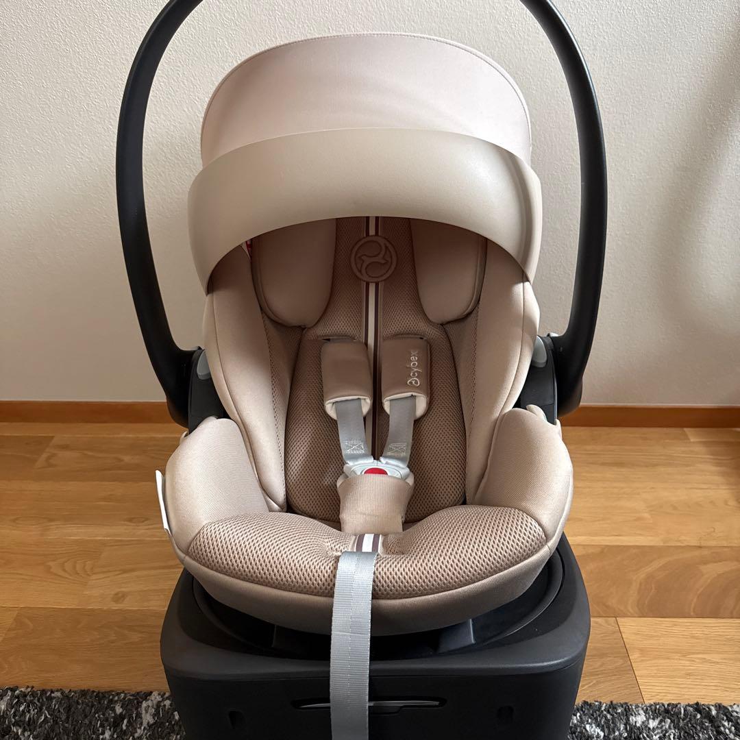 【Carson st.r*さま専用】Cybex チャイルドシート