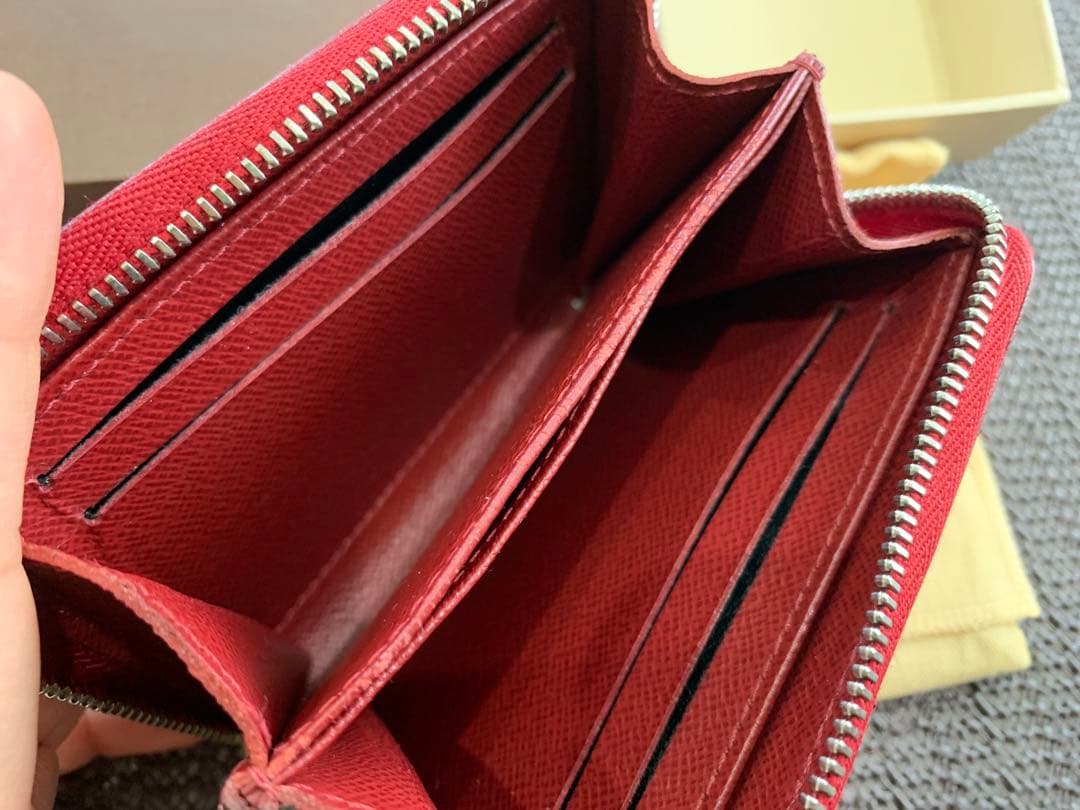 ルイヴィトン エピ ジッピーパース フューシャ ケース 箱付き