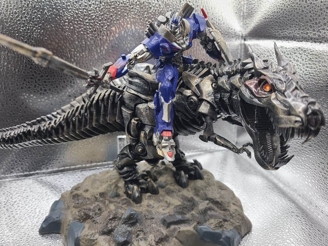 トランスフォーマー　オプティマスプライム　グリムロック　フィギュア