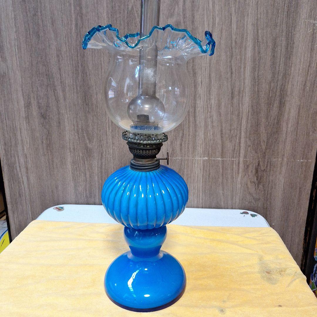 327 青いフリル付きアンティークランプ