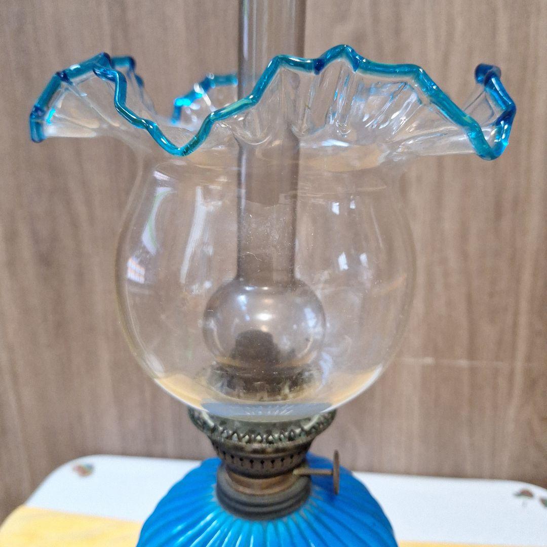 327 青いフリル付きアンティークランプ