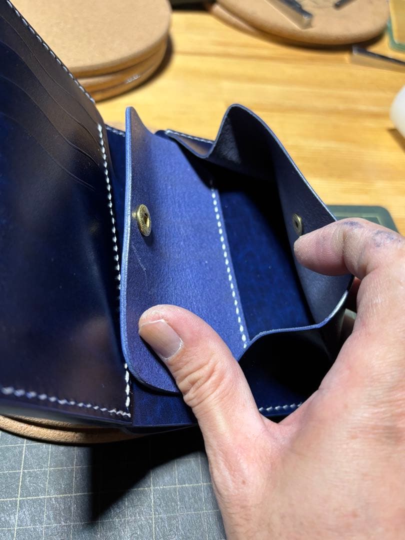 ミドルウォレット　ベルギー産　ルガト　ハンドメイド【訳あり】