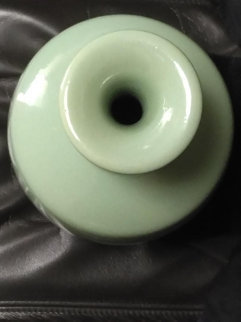 青磁花瓶「土肥刀泉」作　共箱付　無傷完品　約２８cm