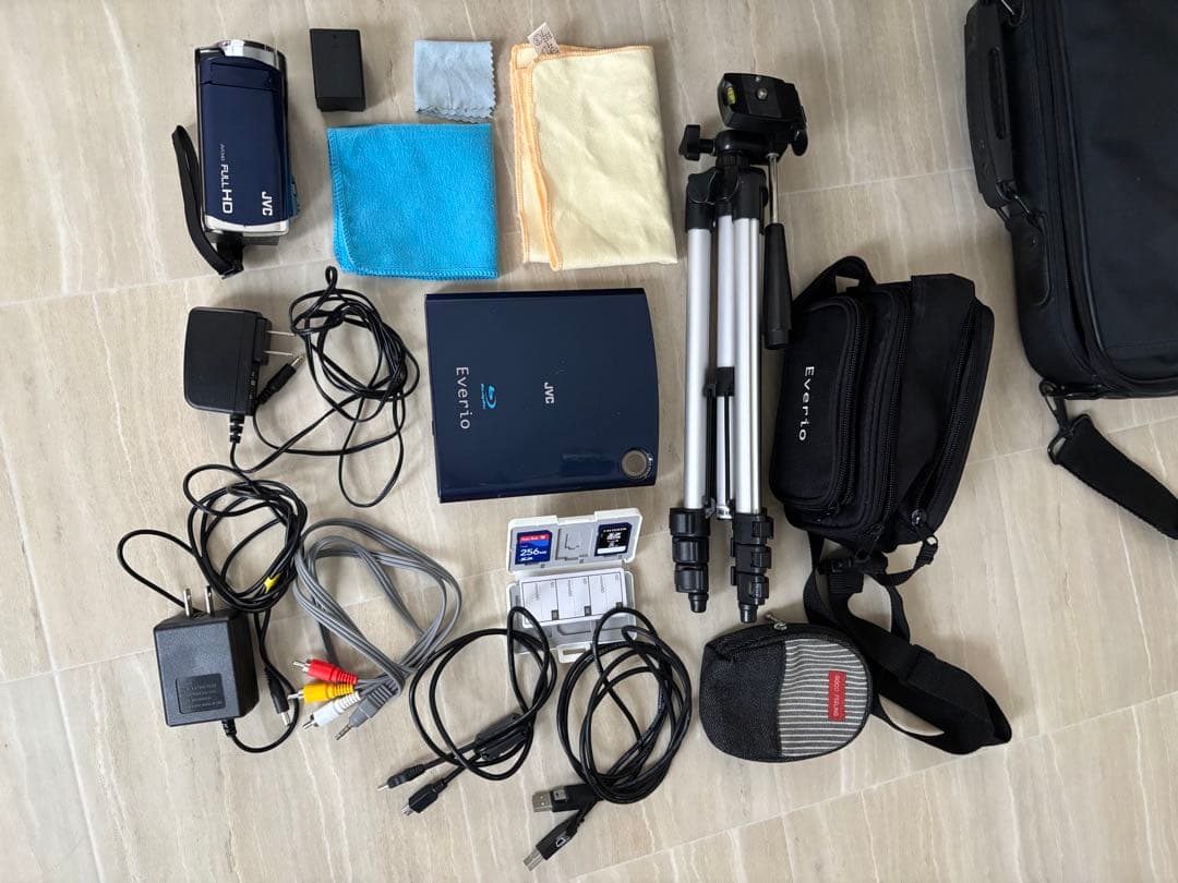 JVC フルHD ビデオカメラ GZ−E700−A ブルー