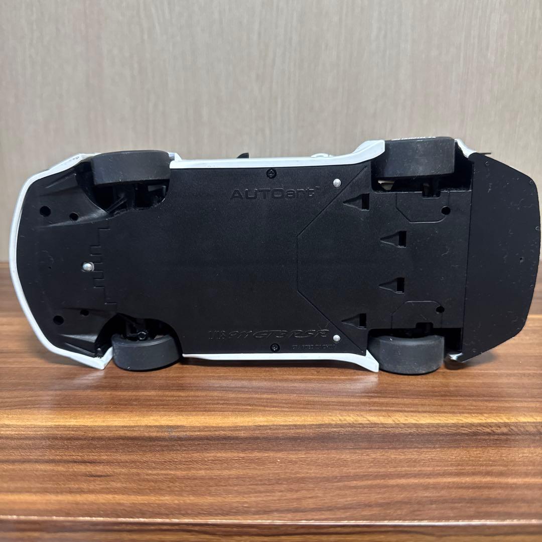 オートアート AUTOart 1/18 ポルシェ911（997） ＧＴ３ＲＳＲ