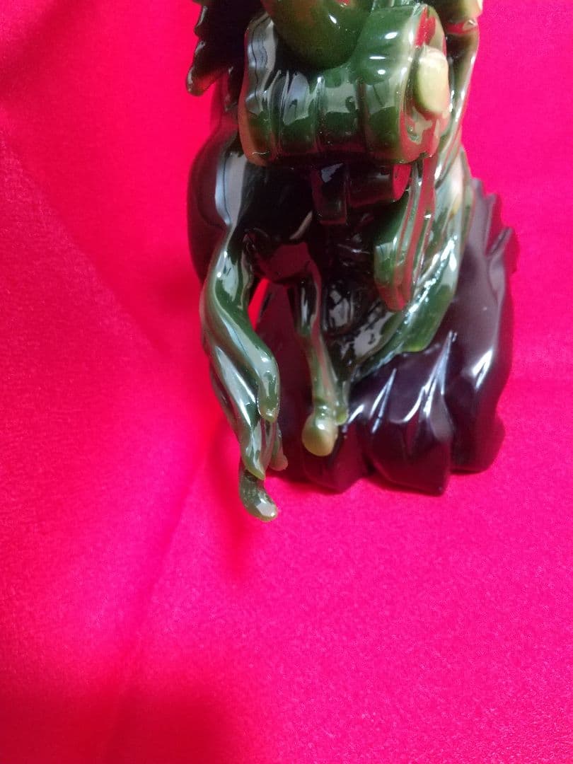 美しい馬の置物　翡翠っぽい　彫刻品　骨董品　美術品　芸術品