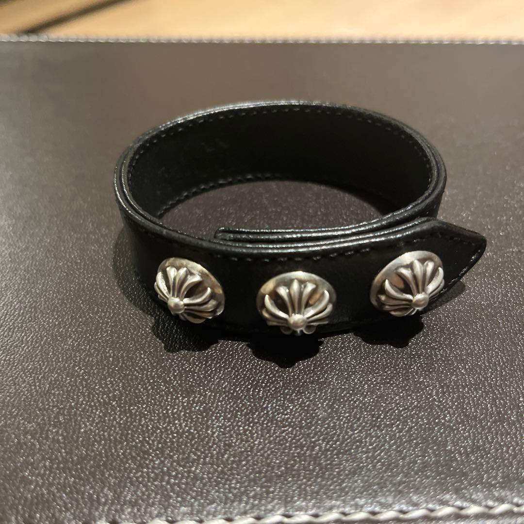 クロムハーツ 黒 レザー バングル シェルモチーフ