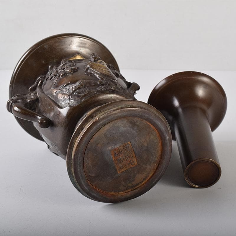 仏教美術　金工師　中尾宗貞制造　古銅　盛上彫　人物刻　花立　仏具　V　R8422