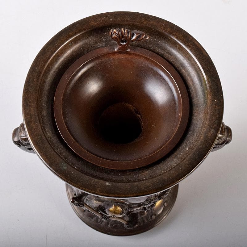 仏教美術　金工師　中尾宗貞制造　古銅　盛上彫　人物刻　花立　仏具　V　R8422