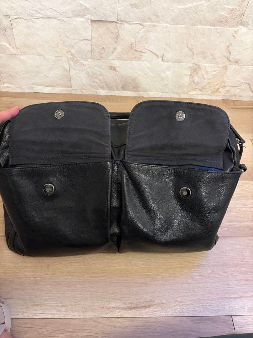 ［超美品］COCOMEISTER ブラックレザー ビジネスバッグ