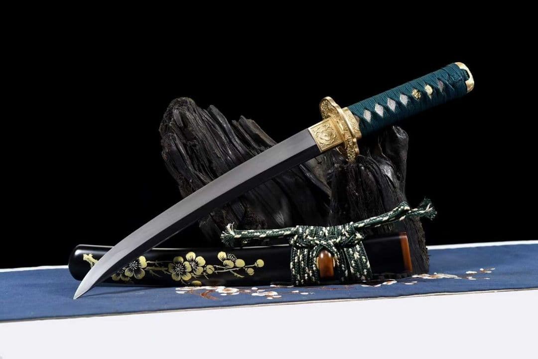 【梅の花】古兵器 刀装具 日本刀　模造刀 居合刀 武士道 鑑賞用 肋差 短刀