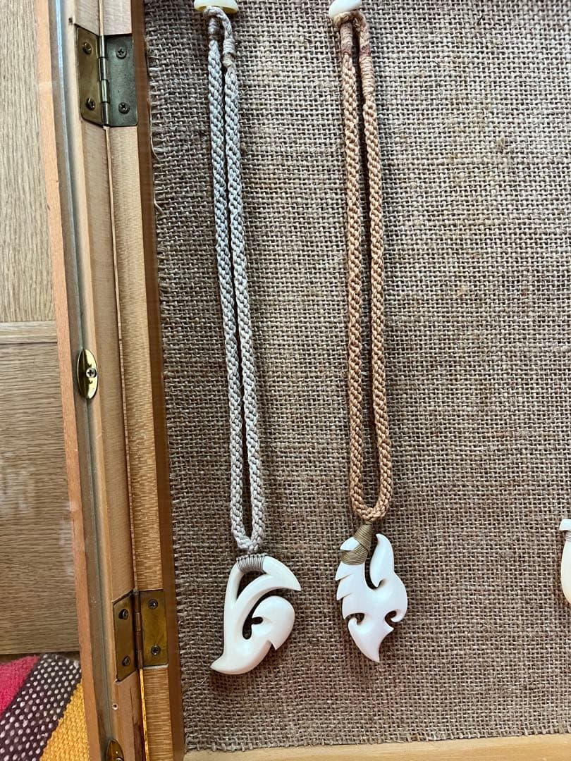 ハワイアンインテリア　ボーンフック　ボーンカービング