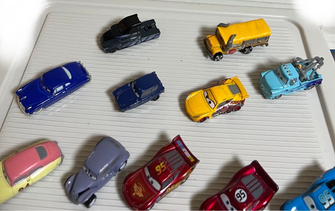 カーズ、トミカ、ミニカー、ルイーズ・ナッシュ、リバースコット