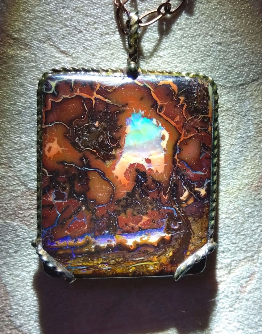 ♥　天然石（ボルダーオパール）のピクチャーストーン✨✨