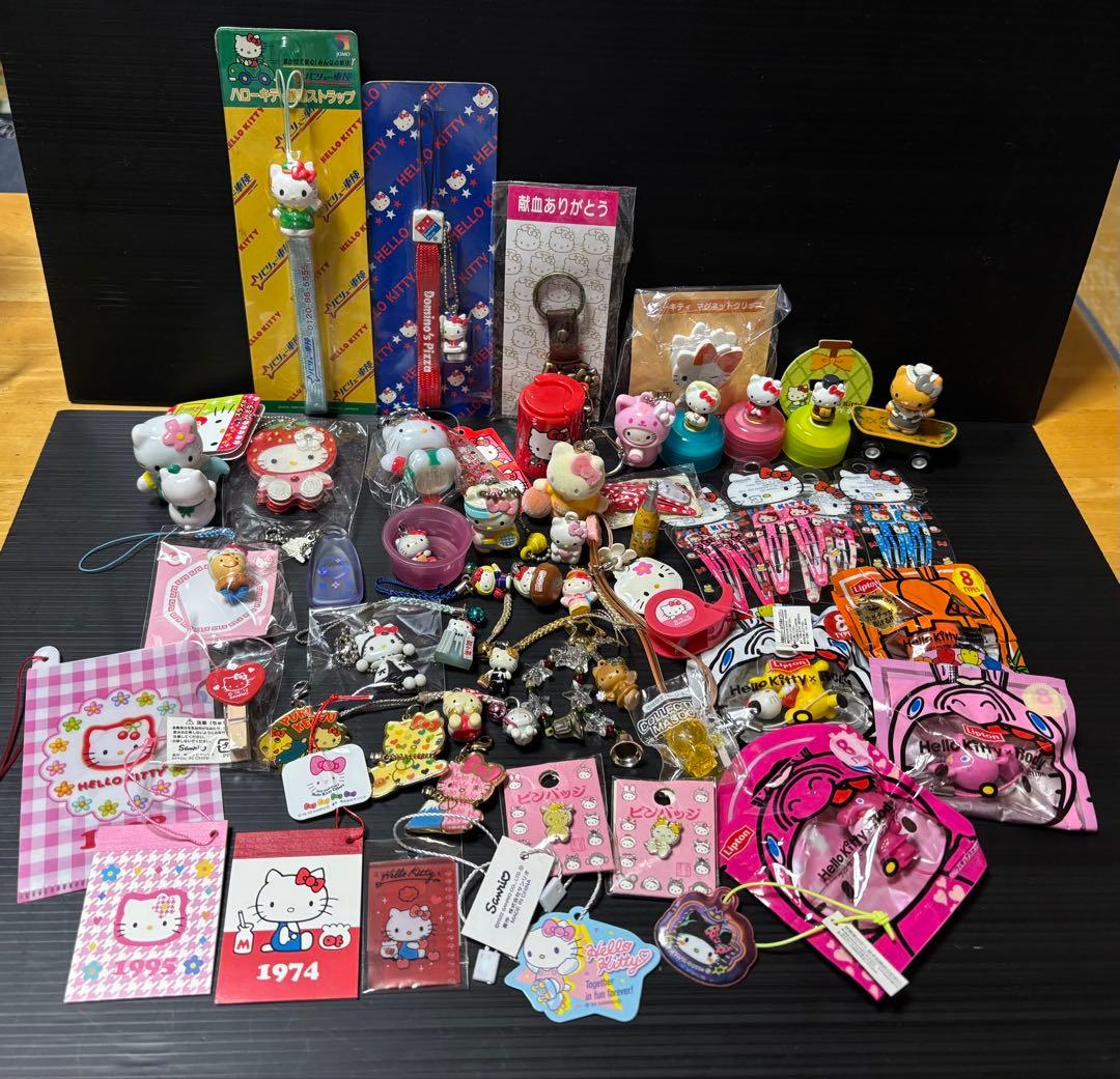 サンリオ　キティ　ストラップ　キーホルダー　ピンバッジ　他　セット
