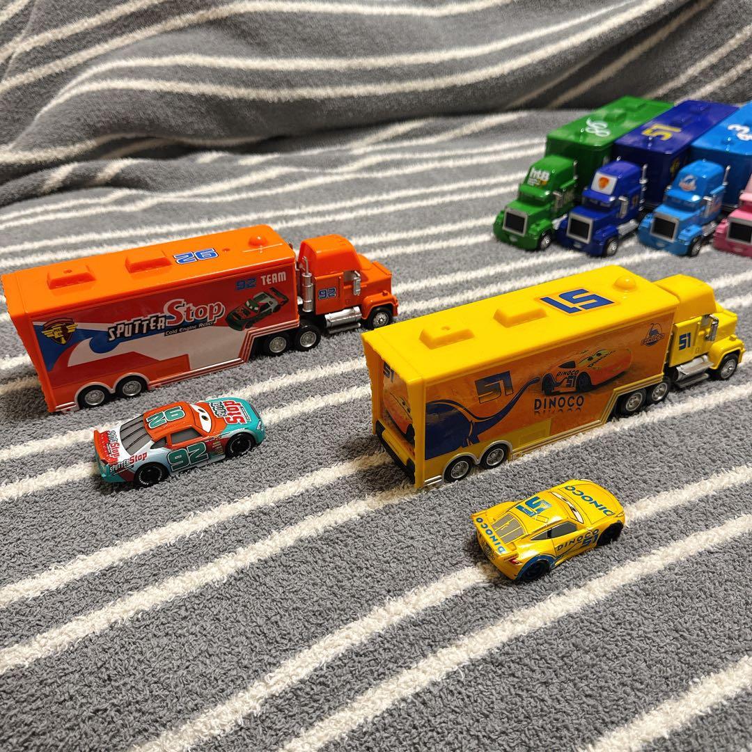 カーズ　トレーラー　ミニカー　セット