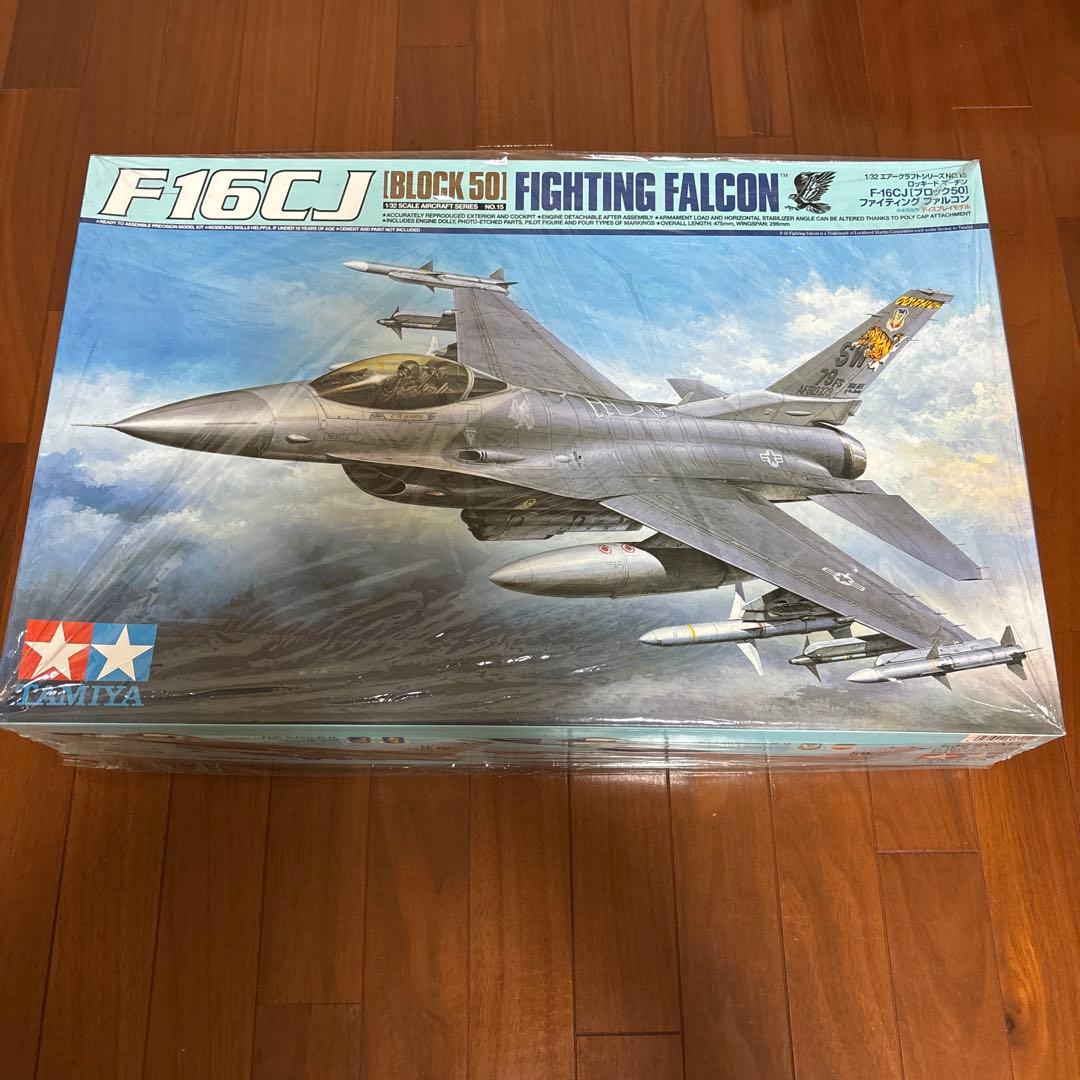 TAMIYA F16CJ 1/32プラモデル 開封しましたが箱と中身は新品です。