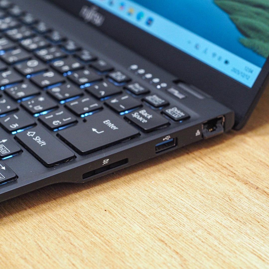 Fujitsu lifebook、16GB メモリ、Windows 11 Pro