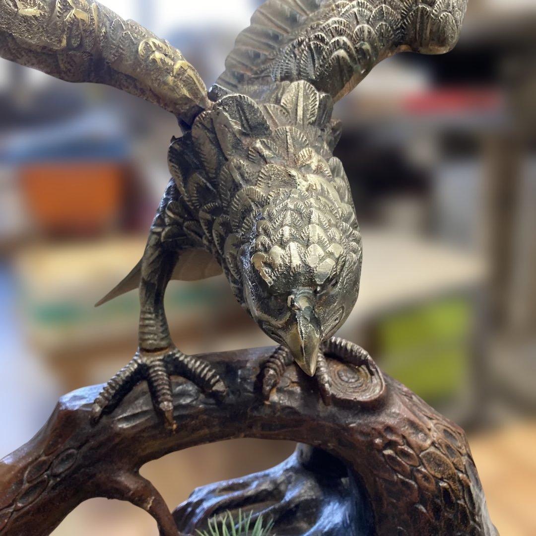 鷲の金属彫刻 ブロンズ色