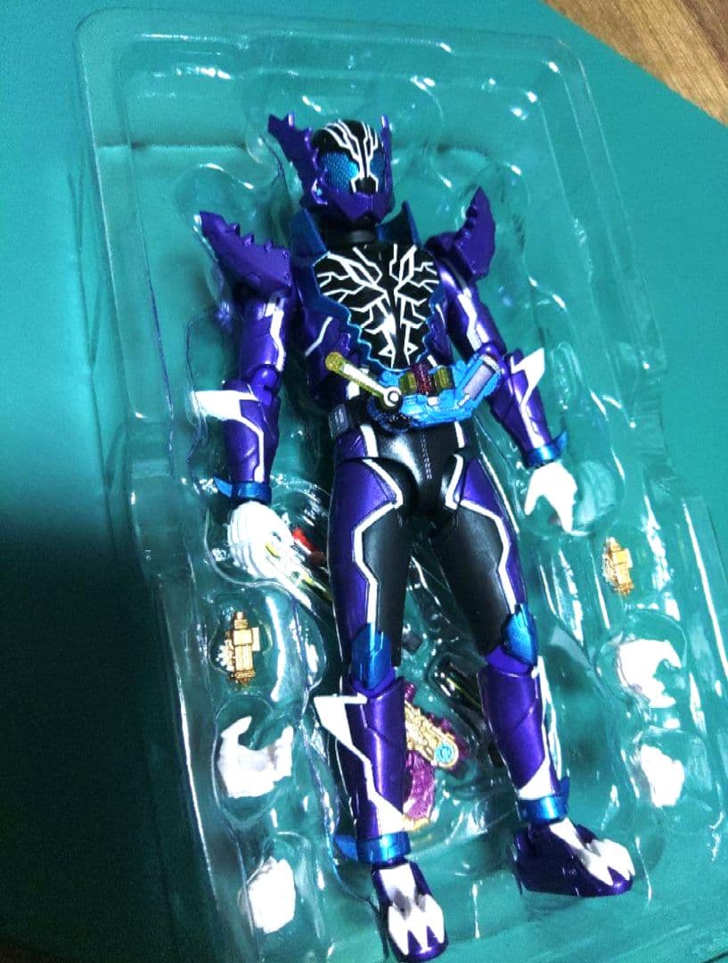 【限定値下げ中】仮面ライダーローグ　フィギュアーツ