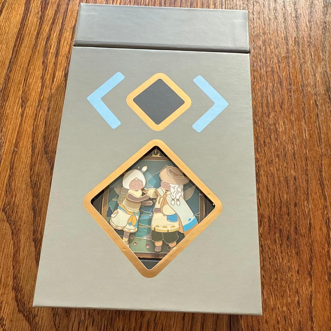 sky 星を紡ぐ子供たち　キーホルダー 瞬きの肩組み　ピンバッチ