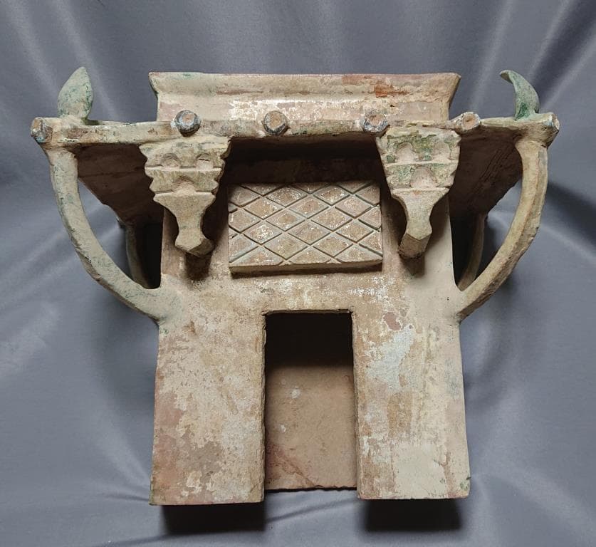 東漢時代　出土品　緑釉銀化楼閣 彩文土器 高さ31.8㎝　（B）