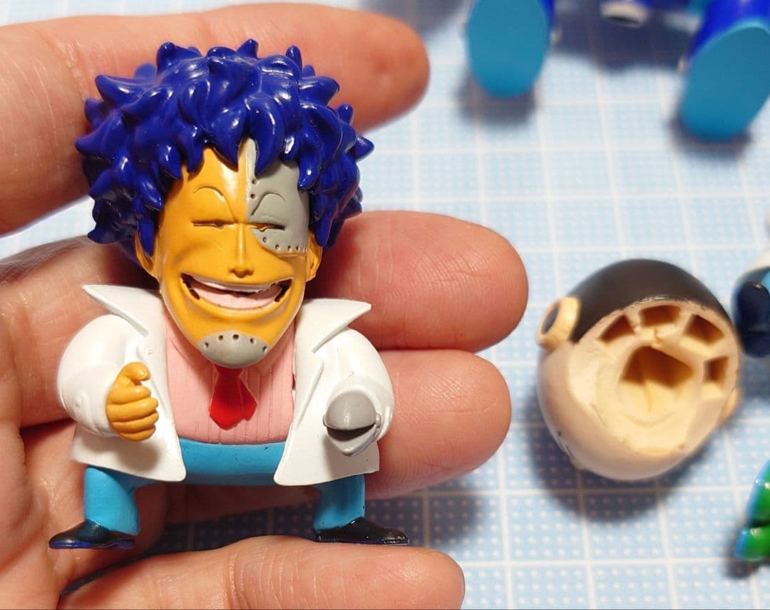 Dr.スランプ　アラレちゃん　マシリト　ロボ　フィギュア　キャラメルマン8号