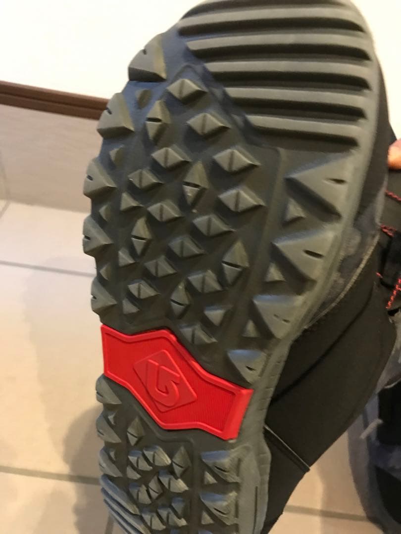 BURTON バートン　MOTO モトー　28.0㎝　赤　黒　迷彩