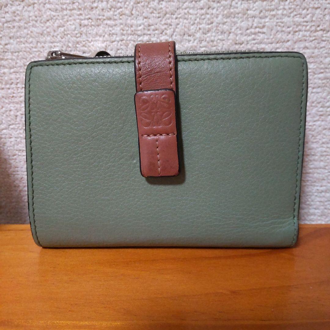 ロエベ　折り財布　スリムジップバイフォールドウォレット　アナグラム　グリーン