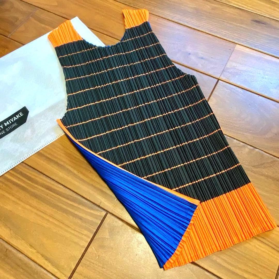 PLEATS PLEASE タンクトップ（オレンジ・黒・青）