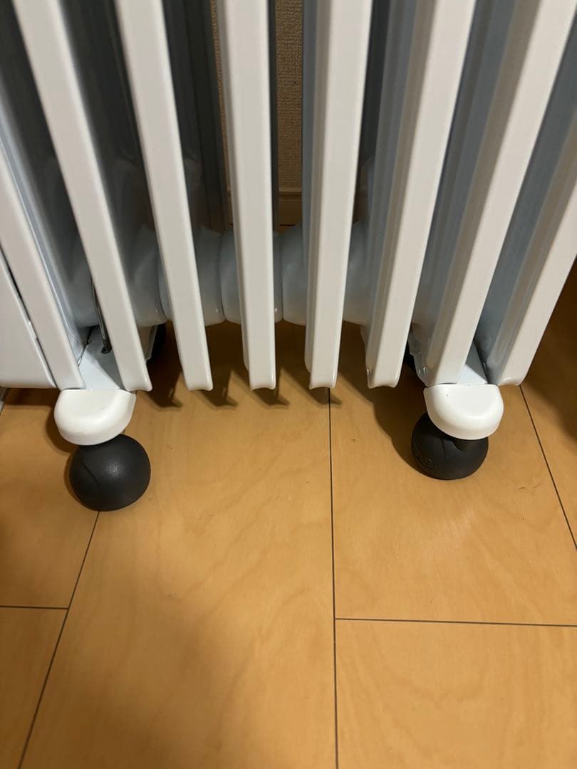 美品　DeLonghi RHJ35M0812-DG