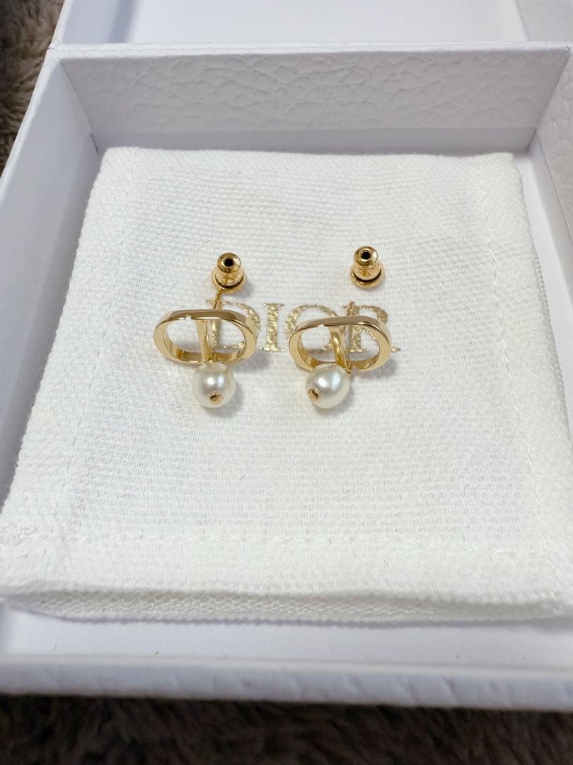 Dior Petit CD ピアス メタル & レジンパール ゴールド 正規品