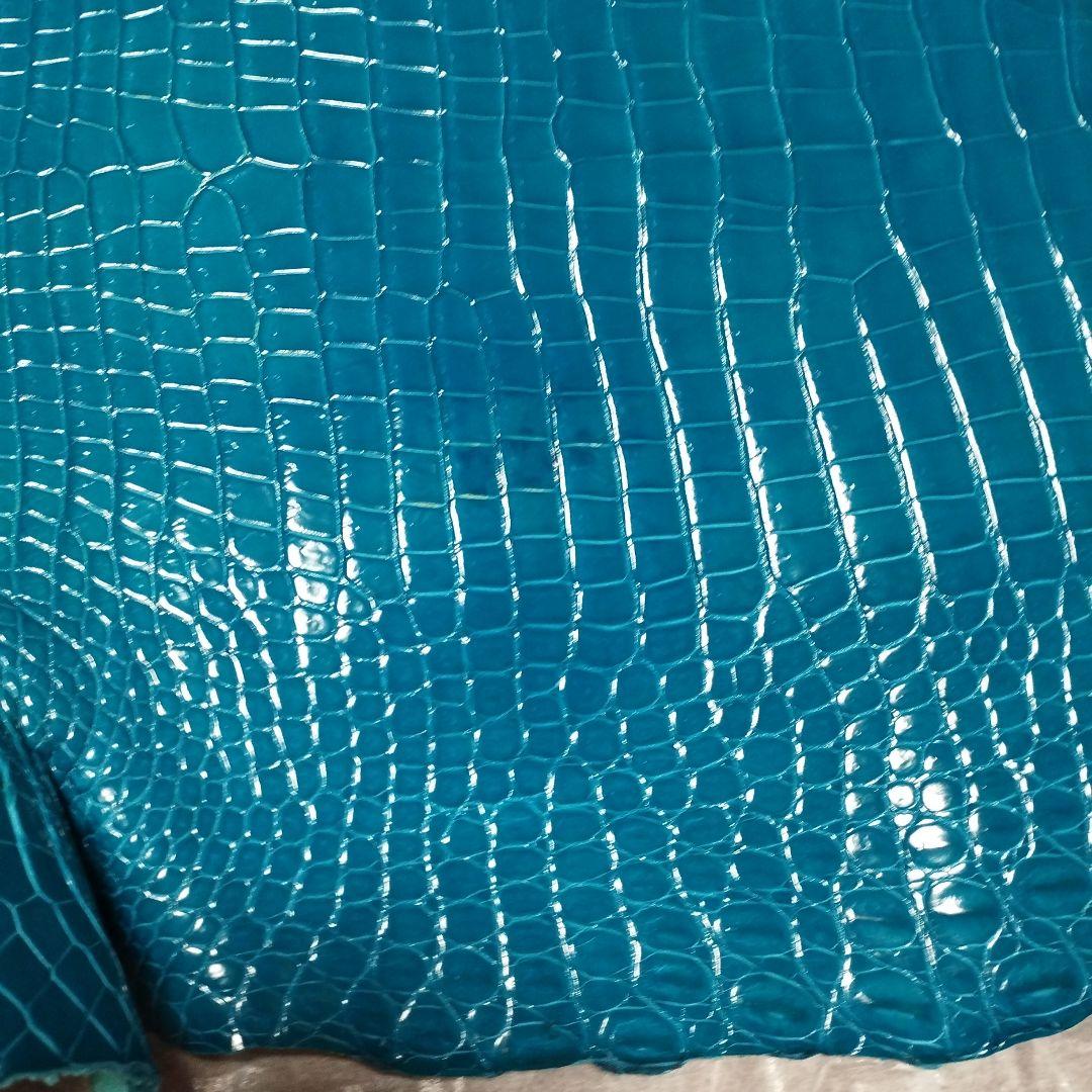 クロコダイル　皮革　ポロサス　ターコイズブルー　1枚