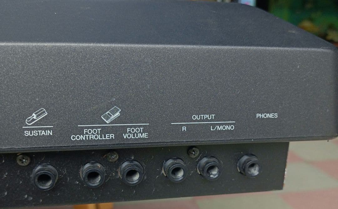 Yamaha QS300 シンセサイザー　本体のみ