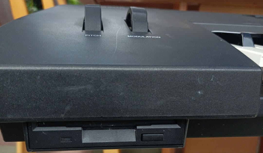 Yamaha QS300 シンセサイザー　本体のみ