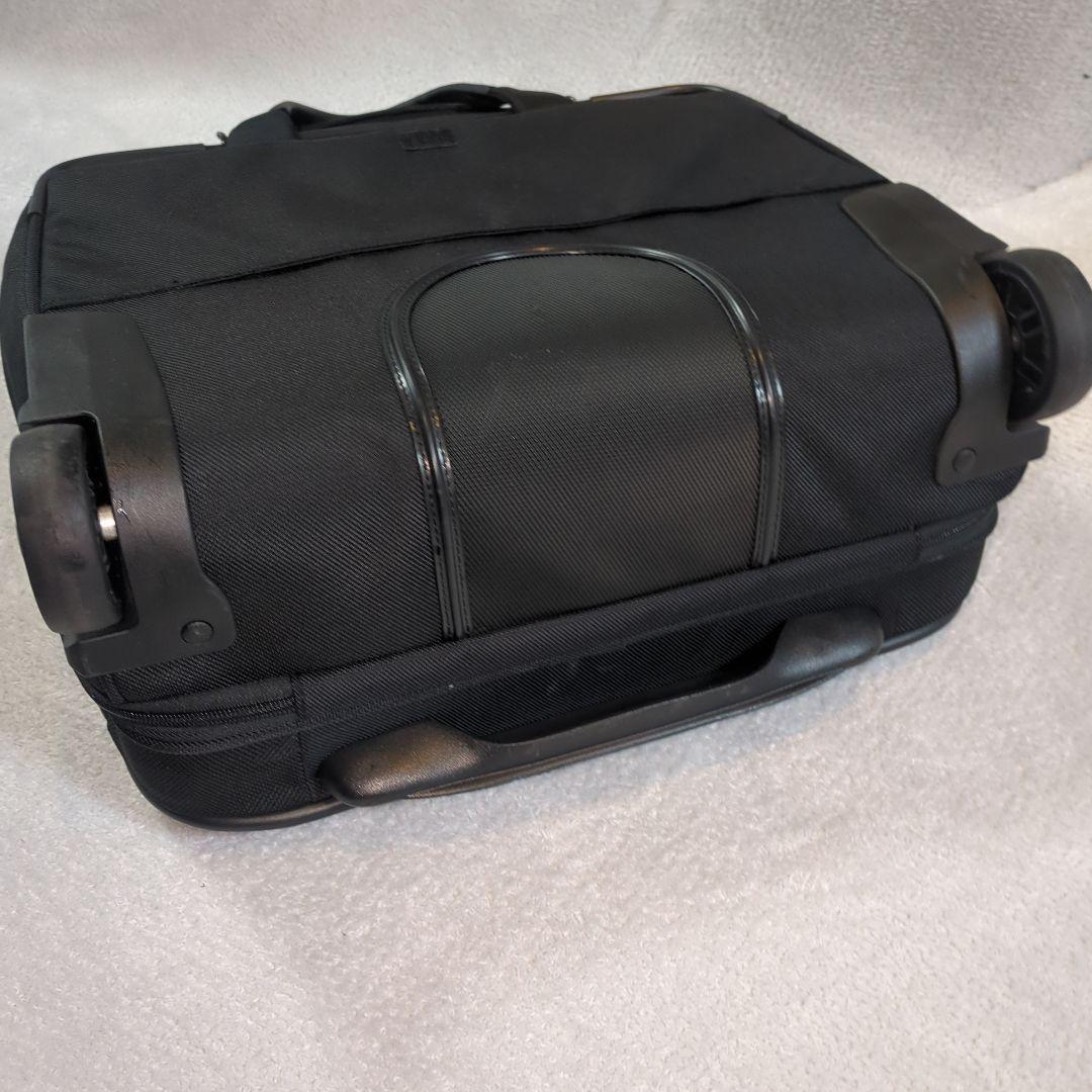 美品　Samsonite　ブラック キャリーケース 伸縮ハンドル付き